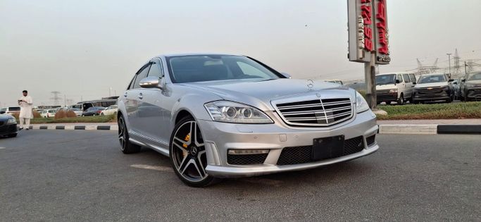 Used Mercedes-Benz S-Class 350 V (W221), 3.5 l, 2008 in Dubai by GINZA MOTORS (Sh No. 110), Silver color. Japanese Specs | AUTO.AE | Listing #259583