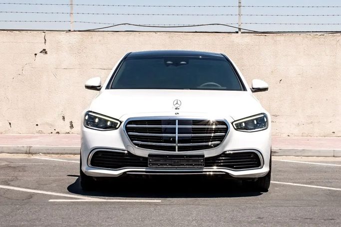 Подержанный Mercedes-Benz S-Class 450 Long 4MATIC VII (W223), 3.0 л, 2024 в Дубае от VERONA MOTORS Белый цвет. Японская | AUTO.AE | Объявление #261895