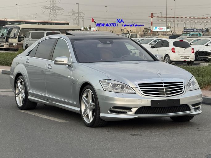 Used Mercedes-Benz S-Class 500/550 Long V (W221) Facelift, 4.7 l, 2012 in UAE, Dubai by MY MOTORS FZE, Silver color. Japanese Specs | AUTO.AE | Listing #280424
