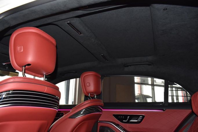 مستعملة Mercedes-Benz S-Class 500 4MATIC سابعاً (W223)، 3.0 لتر، 2022 في الإمارات، دبي من Albakheet Motors، اللون أبيض. المواصفات الأوروبية | AUTO.AE | إعلان #296049 — صورة 15 من 16