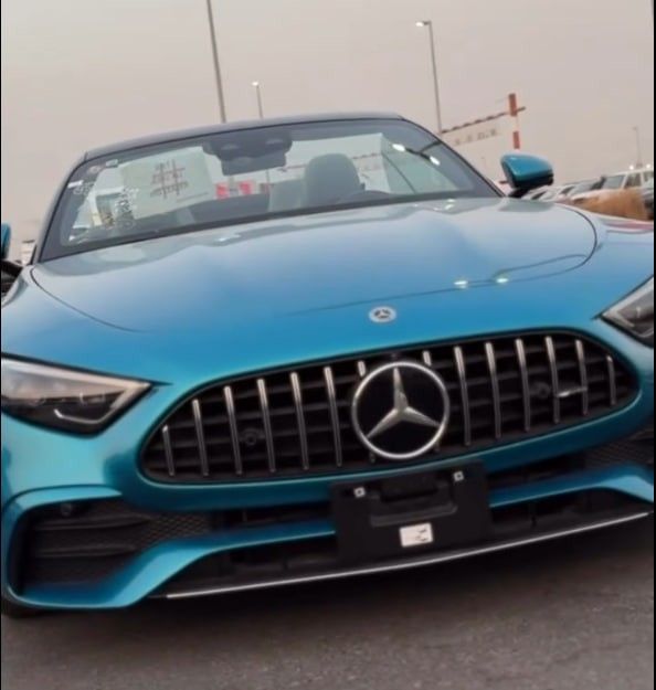 Подержанный Mercedes-Benz SL-Class AMG 43 AMG IV (R232), 2.0 л, 2023 в Дубае от Lakhani Motors Синий цвет. Other | AUTO.AE