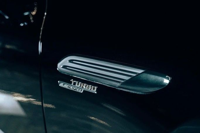 Подержанный Mercedes-Benz SL-Class AMG 43 AMG IV (R232), 2.0 л, 2023 в Дубае от Shamil Motors Черный цвет. Японская | AUTO.AE