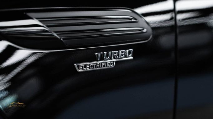 Новый Mercedes-Benz SL-Class AMG 43 AMG IV (R232), 2.0 л, 2022 в Дубае от Pearl Motors Серый цвет. Европейская | AUTO.AE
