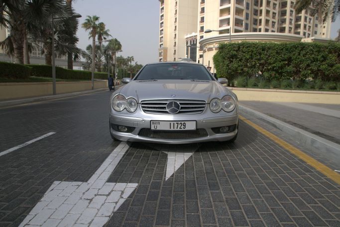 Used Mercedes-Benz SL-Class AMG 55 AMG II (R230), 5.4 l, 2005 in Dubai, Silver color. GCC Specs | AUTO.AE