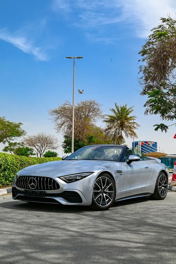 Подержанный Mercedes-Benz SL-Class AMG 43 AMG IV (R232), 2.0 л, 2022 в Дубае от 555 Motors Серебристый цвет. Европейская | AUTO.AE | Объявление #265060