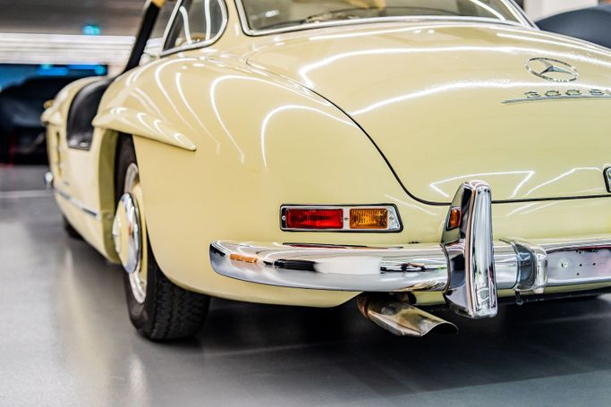 Used Mercedes-Benz SL-Class 300 W198, 3.0 l, 1955 in Dubai, Beige color. European Specs | AUTO.AE