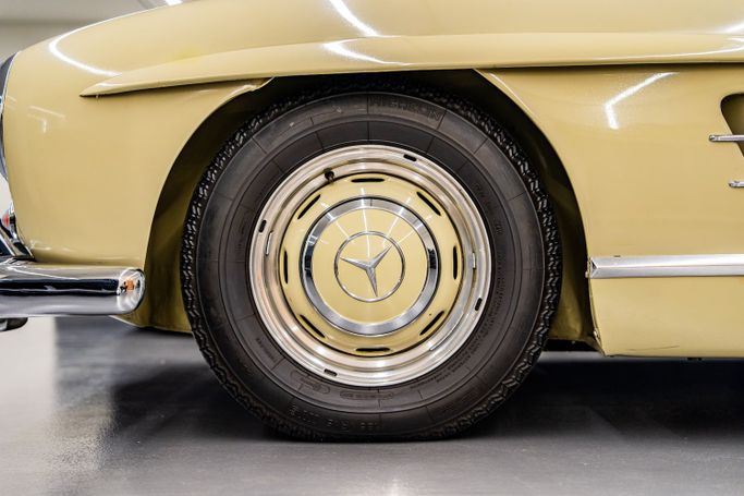 Used Mercedes-Benz SL-Class 300 W198, 3.0 l, 1955 in Dubai, Beige color. European Specs | AUTO.AE