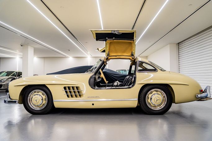 Used Mercedes-Benz SL-Class 300 W198, 3.0 l, 1955 in Dubai, Beige color. European Specs | AUTO.AE