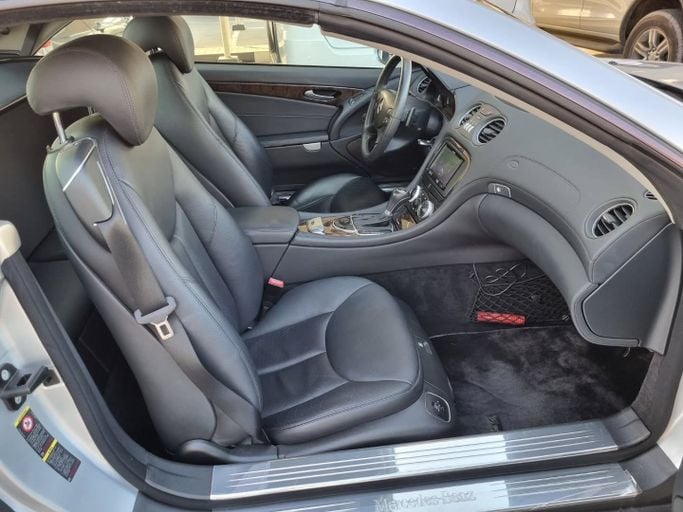 Used Mercedes-Benz SL-Class 350 V (R230) Facelift, 3.5 l, 2007 in Dubai by Saeed Auto, Grey color. Japanese Specs | AUTO.AE