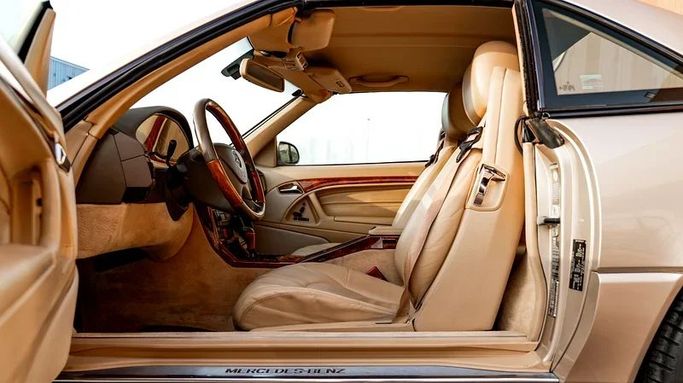 Used Mercedes-Benz SL-Class 600 IV (R129) Facelift 2, 6.0 l, 2001 in Dubai by 8 Ba Motors, Brown color. American Specs | AUTO.AE