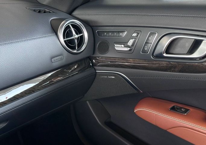 Used Mercedes-Benz SL-Class 450 VI (R231) Facelift, 3.0 l, 2020 in Dubai by The One Motors, Black color. American Specs | AUTO.AE