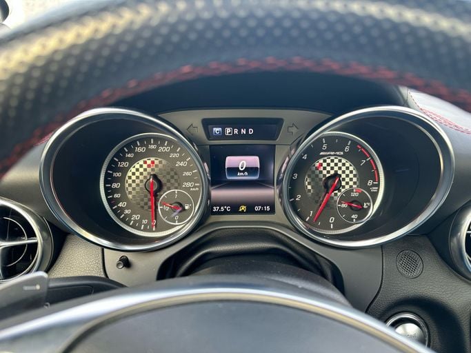 Подержанный Mercedes-Benz SLC AMG I (R172), 3.0 л, 2018 в Дубае Белый цвет. Японская | AUTO.AE