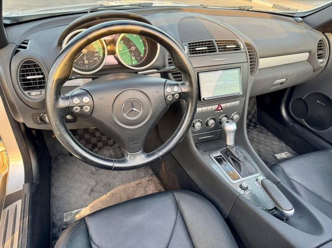 Used Mercedes-Benz SLK-Class 350 II (R171), 3.5 l, 2006 in Dubai by Saeed Auto, Silver color. Japanese Specs | AUTO.AE