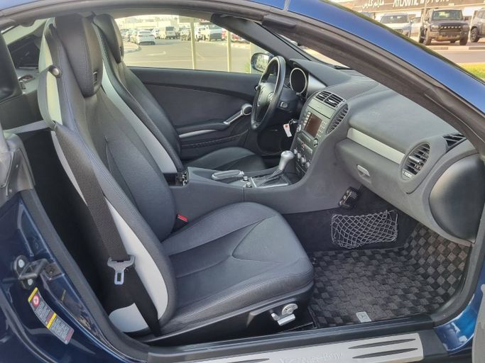 Подержанный Mercedes-Benz SLK-Class 350 II (R171), 3.5 л, 2005 в Дубае от Saeed Auto Тёмно-синий цвет. Японская | AUTO.AE
