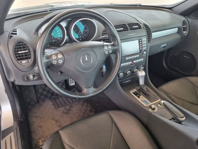 Подержанный Mercedes-Benz SLK-Class 350 II (R171), 3.5 л, 2005 в Дубае от Saeed Auto Серый цвет. Японская | AUTO.AE