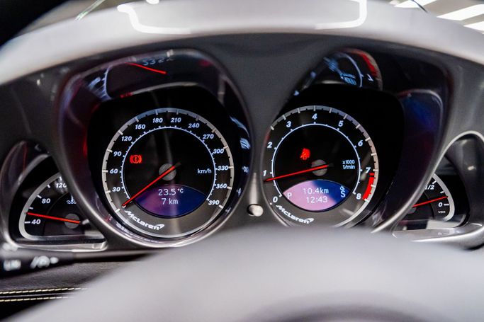 New Mercedes-Benz SLR McLaren 722, 5.4 l, 2009 in Dubai, Silver color. European Specs | AUTO.AE