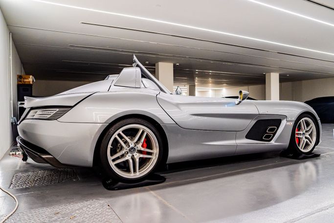 New Mercedes-Benz SLR McLaren 722, 5.4 l, 2009 in Dubai, Silver color. European Specs | AUTO.AE