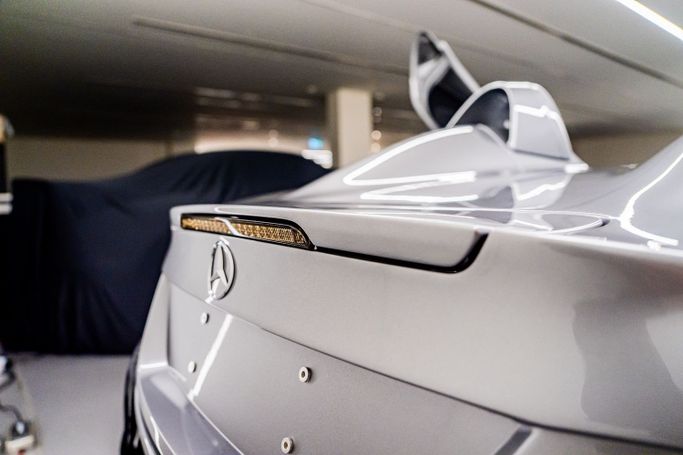New Mercedes-Benz SLR McLaren 722, 5.4 l, 2009 in Dubai, Silver color. European Specs | AUTO.AE