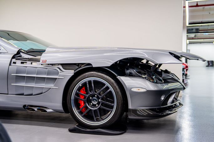 New Mercedes-Benz SLR McLaren 722, 5.4 l, 2007 in Dubai, Silver color. European Specs | AUTO.AE