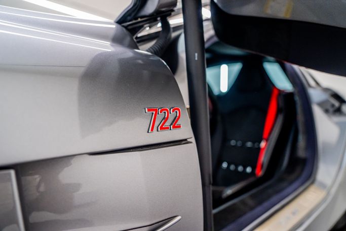 New Mercedes-Benz SLR McLaren 722, 5.4 l, 2007 in Dubai, Silver color. European Specs | AUTO.AE