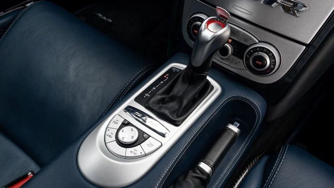 Used Mercedes-Benz SLR McLaren  , 5.4 l, 2006 in Dubai by Al Ain Class Motors, Blue color. GCC Specs | AUTO.AE