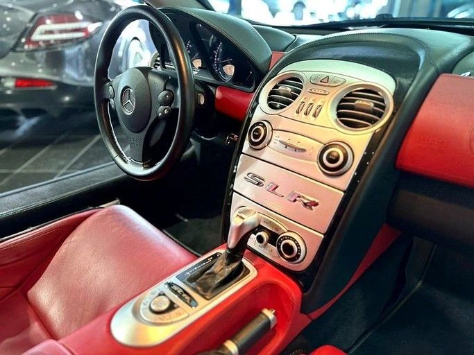 Подержанный Mercedes-Benz SLR McLaren  , 5.4 л, 2006 в Дубае от Top Line Motors Серебристый цвет. Европейская | AUTO.AE