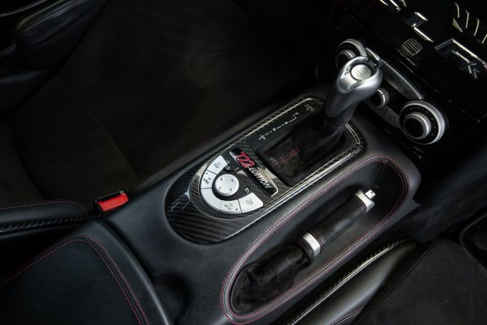 Used Mercedes-Benz SLR McLaren 722, 5.4 l, 2007 in Dubai by Exotic Cars, Silver color. European Specs | AUTO.AE