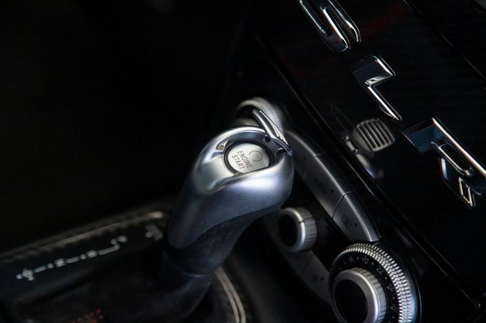 Used Mercedes-Benz SLR McLaren 722, 5.4 l, 2007 in Dubai by Exotic Cars, Silver color. European Specs | AUTO.AE