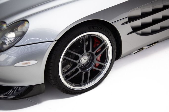 Used Mercedes-Benz SLR McLaren 722, 5.4 l, 2007 in Dubai by Exotic Cars, Silver color. European Specs | AUTO.AE