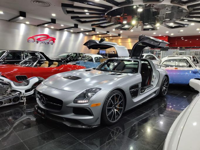 Подержанный Mercedes-Benz SLS AMG GT, 6.2 л, 2014 в Дубае от STAR COLLECTION LLC Серый цвет. Американская | AUTO.AE