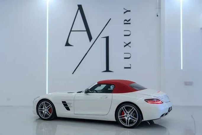 Подержанный Mercedes-Benz SLS AMG, 6.2 л, 2012 в Дубае от A1 Luxury Motors Белый цвет. GCC | AUTO.AE