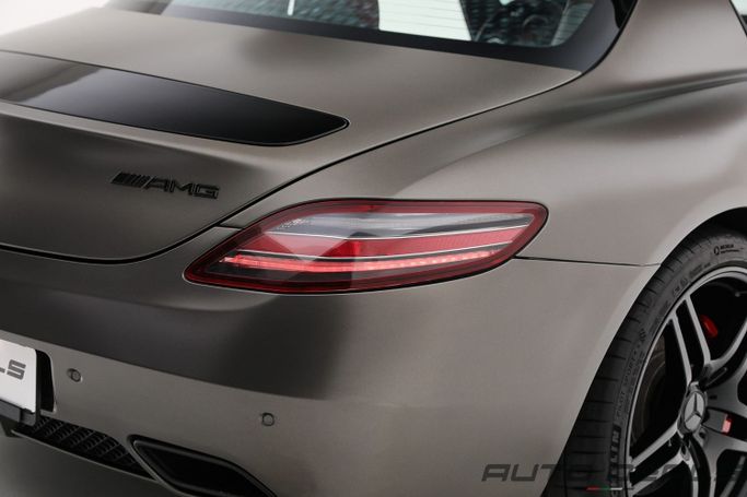 Подержанный Mercedes-Benz SLS AMG, 6.2 л, 2011 в Дубае от AUTO DEALS Серый цвет. GCC | AUTO.AE