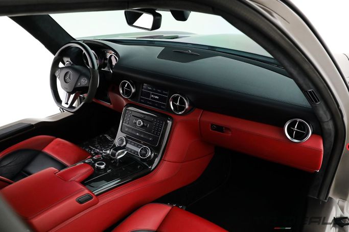 Подержанный Mercedes-Benz SLS AMG, 6.2 л, 2011 в Дубае от AUTO DEALS Серый цвет. GCC | AUTO.AE