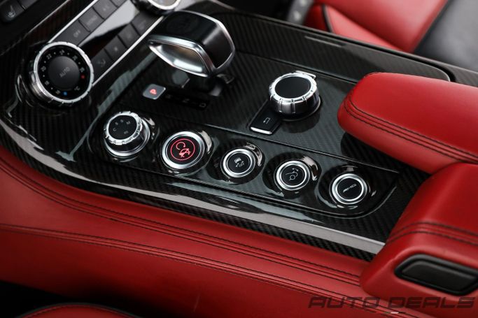 Подержанный Mercedes-Benz SLS AMG, 6.2 л, 2011 в Дубае от AUTO DEALS Серый цвет. GCC | AUTO.AE