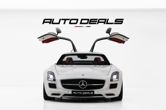 Подержанный Mercedes-Benz SLS AMG, 6.2 л, 2012 в Дубае от AUTO DEALS Белый цвет. GCC | AUTO.AE