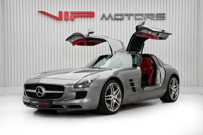 مستعملة ⁦Mercedes-Benz SLS AMG، 6.2 l، 2011⁩ في في الإمارات, دبي من VIP Motors، اللون فضي. المواصفات الأوروبية | AUTO.AE | إعلان #287119