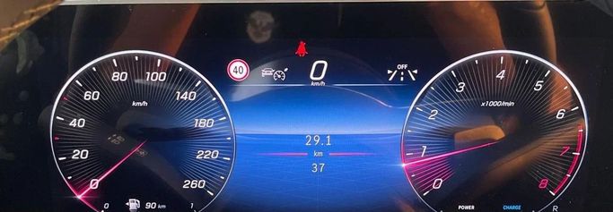 Новый Mercedes-Benz V-Class 300 III (W447) Рестайлинг 2, 2.0 л, 2025 в Дубае от Auto Gallery DXB Черный цвет. GCC | AUTO.AE