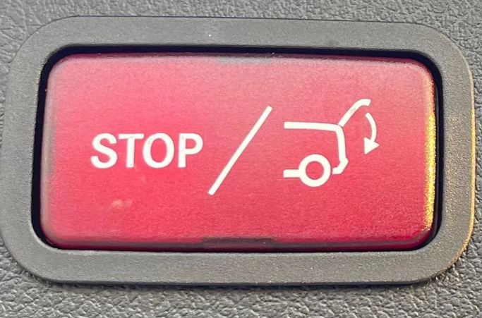 Новый Mercedes-Benz V-Class 300 III (W447) Рестайлинг 2, 2.0 л, 2025 в Дубае от Auto Gallery DXB Черный цвет. GCC | AUTO.AE