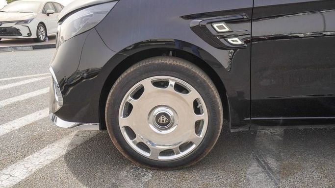 New Mercedes-Benz V-Class 260 L III (W447) Facelift, 2.0 l, 2025 in Dubai by Najem Motors, Black color. Chinese Specs | AUTO.AE