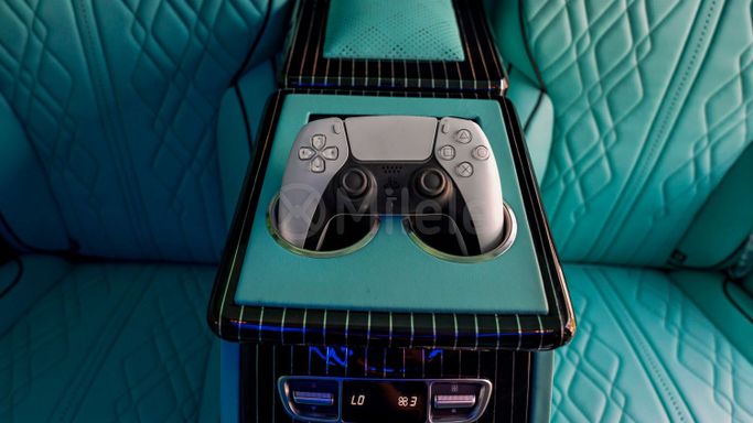 Новый Mercedes-Benz V-Class 250 III (W447) Рестайлинг 2, 1.9 л, 2023 в Дубае от Milele Черный цвет. Other | AUTO.AE