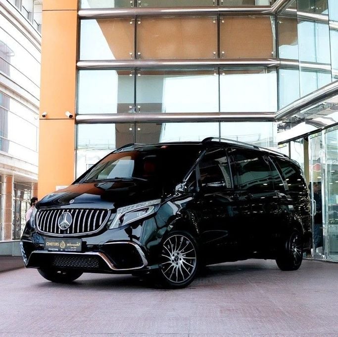 Used Mercedes-Benz V-Class 250 III (W447) Facelift, 2.0 l, 2020 in Dubai by Q Motors, Black color. GCC Specs | AUTO.AE