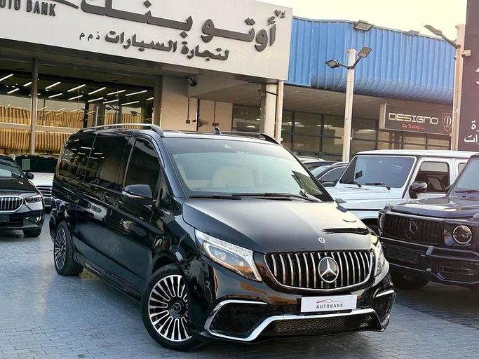 Used Mercedes-Benz V-Class 250 III (W447) Facelift, 2.0 l, 2022 in Dubai by Auto Bank Motors, Black color. GCC Specs | AUTO.AE