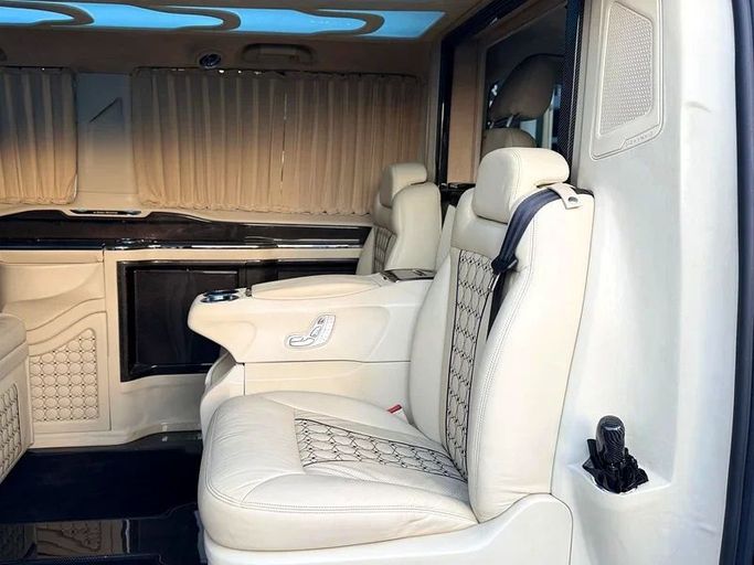 Used Mercedes-Benz V-Class 250 III (W447) Facelift, 2.0 l, 2022 in Dubai by Auto Bank Motors, Black color. GCC Specs | AUTO.AE