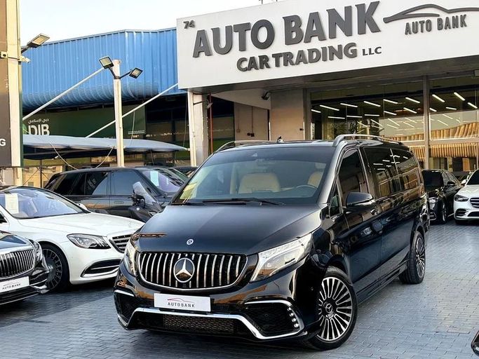 Used Mercedes-Benz V-Class 250 III (W447) Facelift, 2.0 l, 2022 in Dubai by Auto Bank Motors, Black color. GCC Specs | AUTO.AE