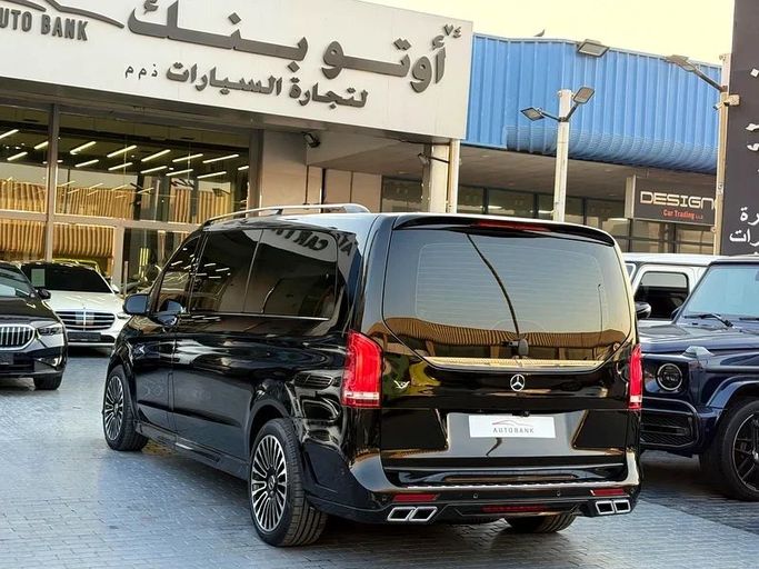 Used Mercedes-Benz V-Class 250 III (W447) Facelift, 2.0 l, 2022 in Dubai by Auto Bank Motors, Black color. GCC Specs | AUTO.AE