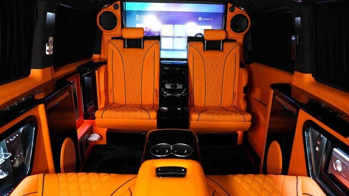 Новый Mercedes-Benz V-Class 300 III (W447) Рестайлинг, 1.9 л, 2023 в Дубае от Dourado Luxury Car Черный цвет. Европейская | AUTO.AE