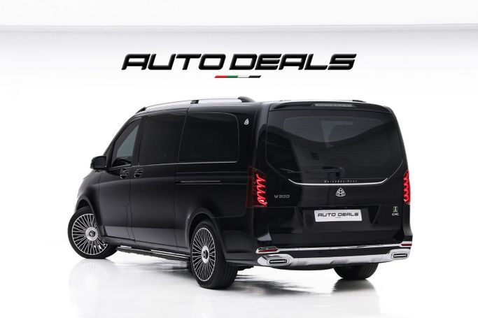 Подержанный Mercedes-Benz V-Class 300 III (W447) Рестайлинг 2, 2.0 л, 2025 в Дубае от AUTO DEALS Черный цвет. GCC | AUTO.AE