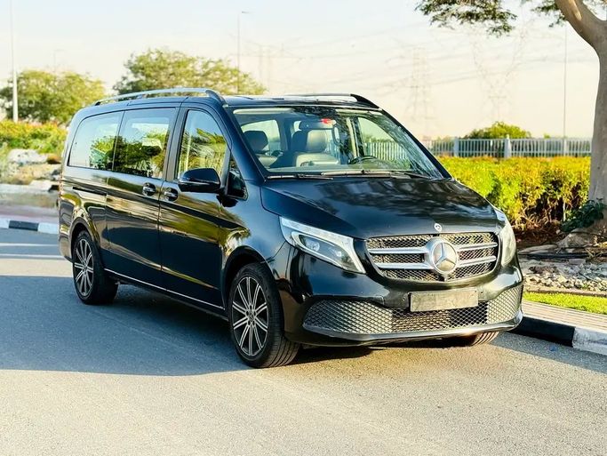 Used Mercedes-Benz V-Class 250 III (W447) Facelift, 2.0 l, 2020 in Dubai by Verified Hub Used Automobile Trading LLC, Black color. GCC Specs | AUTO.AE