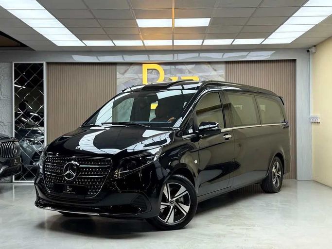 Новый Mercedes-Benz V-Class 300 III (W447) Рестайлинг 2, 2.0 л, 2025 в Дубае от B12 Motors Черный цвет. Китайская | AUTO.AE
