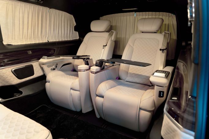 Подержанный Mercedes-Benz V-Class 250 L III (W447) Рестайлинг, 2.0 л, 2022 в Дубае от BARUGZAI MOTORS Черный цвет. GCC | AUTO.AE | Объявление #237977